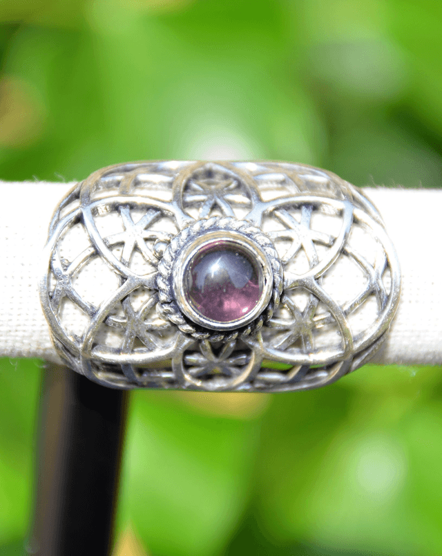 Bague graine de vie couleur argent et améthyste 