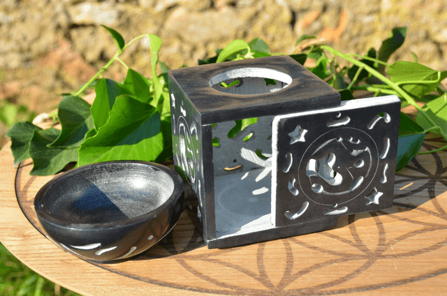 Brûle-parfum OHM en pierre à savon noire