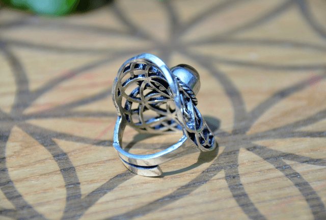 Bague graine de vie couleur argent et améthyste 