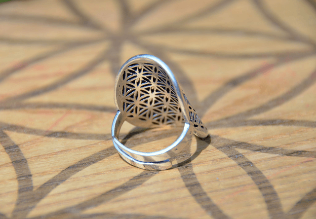 Bague fleur de vie en laiton couleur argent 