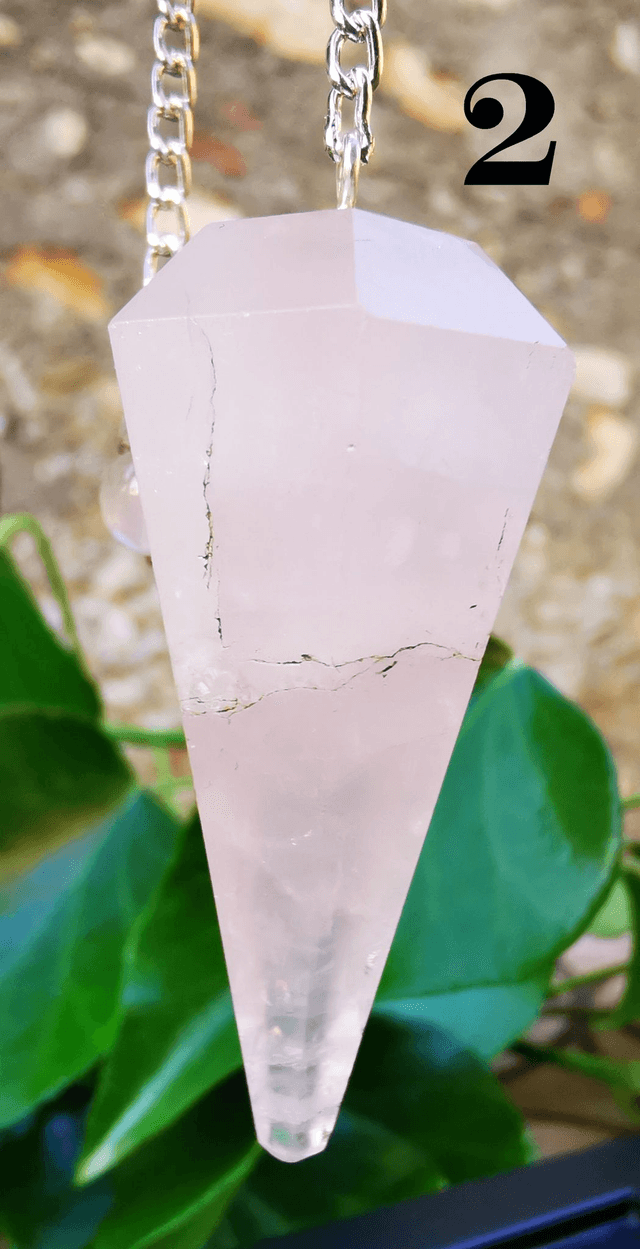 Pendule Quartz rose pointe à facettes