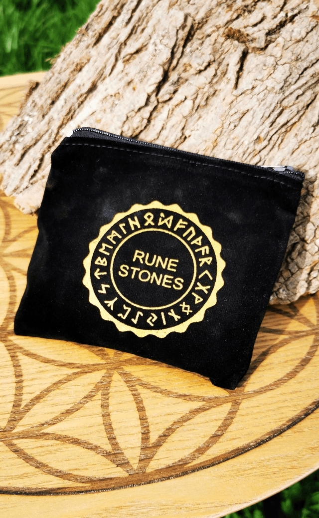 SET Rune Oracle en agate noire dans une pochette en velours