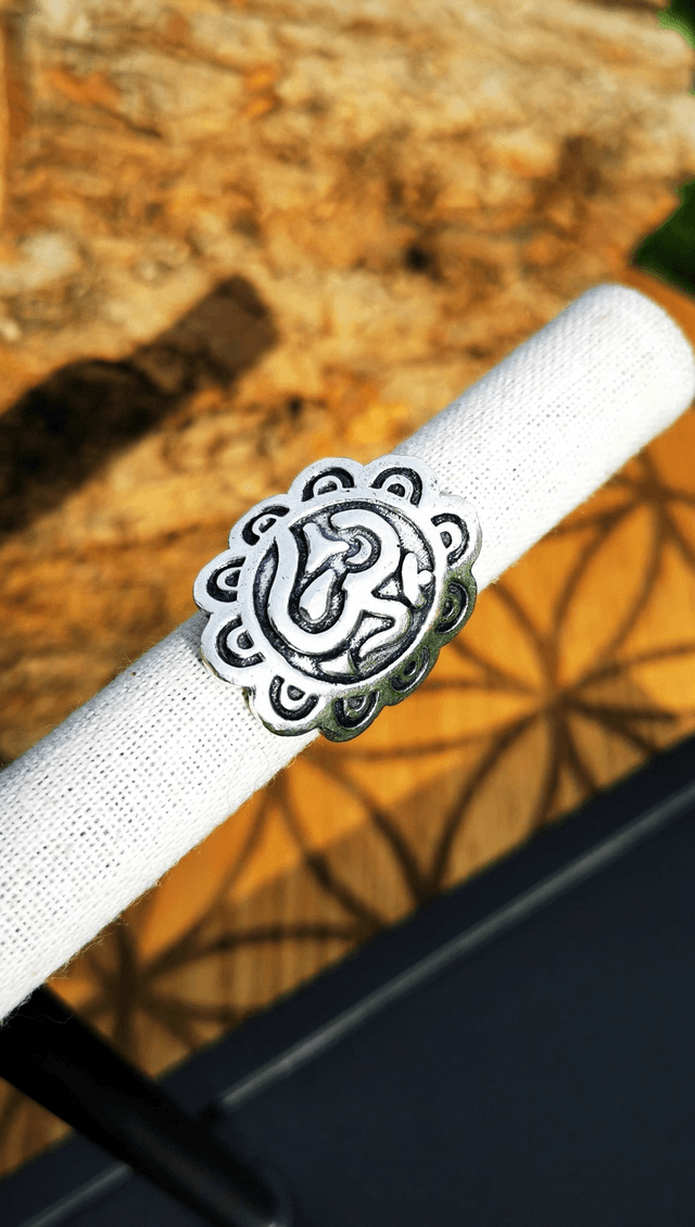 Anneau OM laiton couleur argent