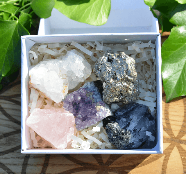Coffret avec 5 roches en cristal minéral (Lot N°1)